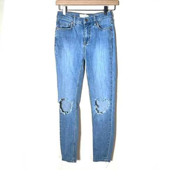 Free People light wash distressed low rise skinny jeans size 26 B136 - Picture 1 of 4